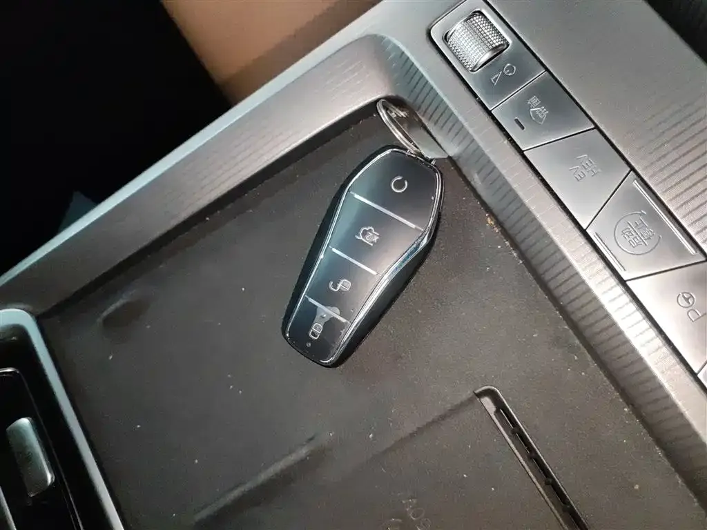 BYD Han L 2025 из CN, фото 2