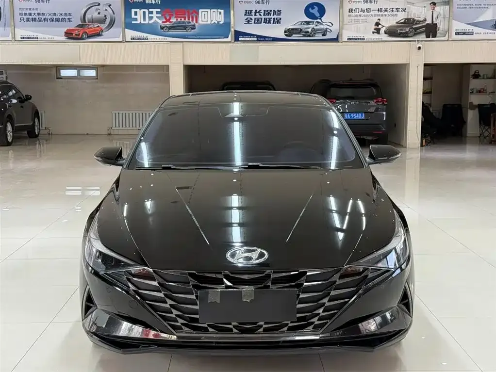 Hyundai Elantra — фото 4