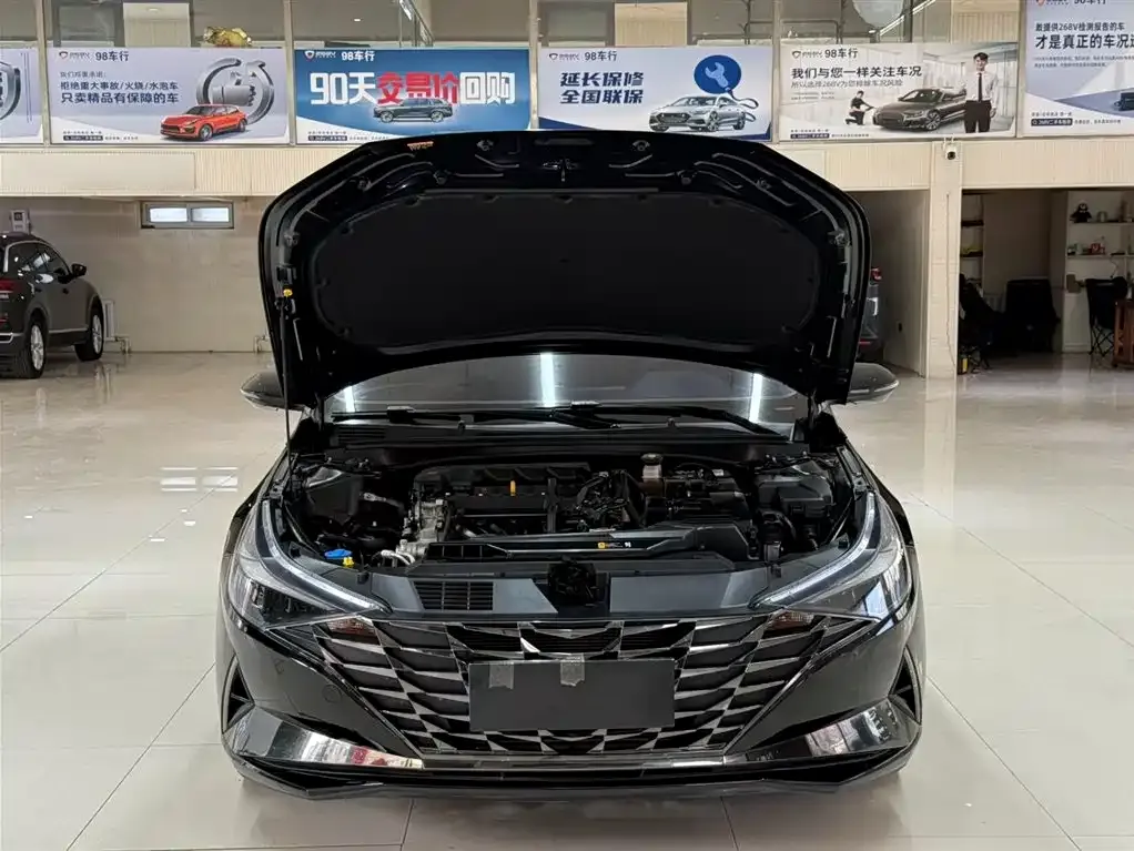 Hyundai Elantra — фото 7