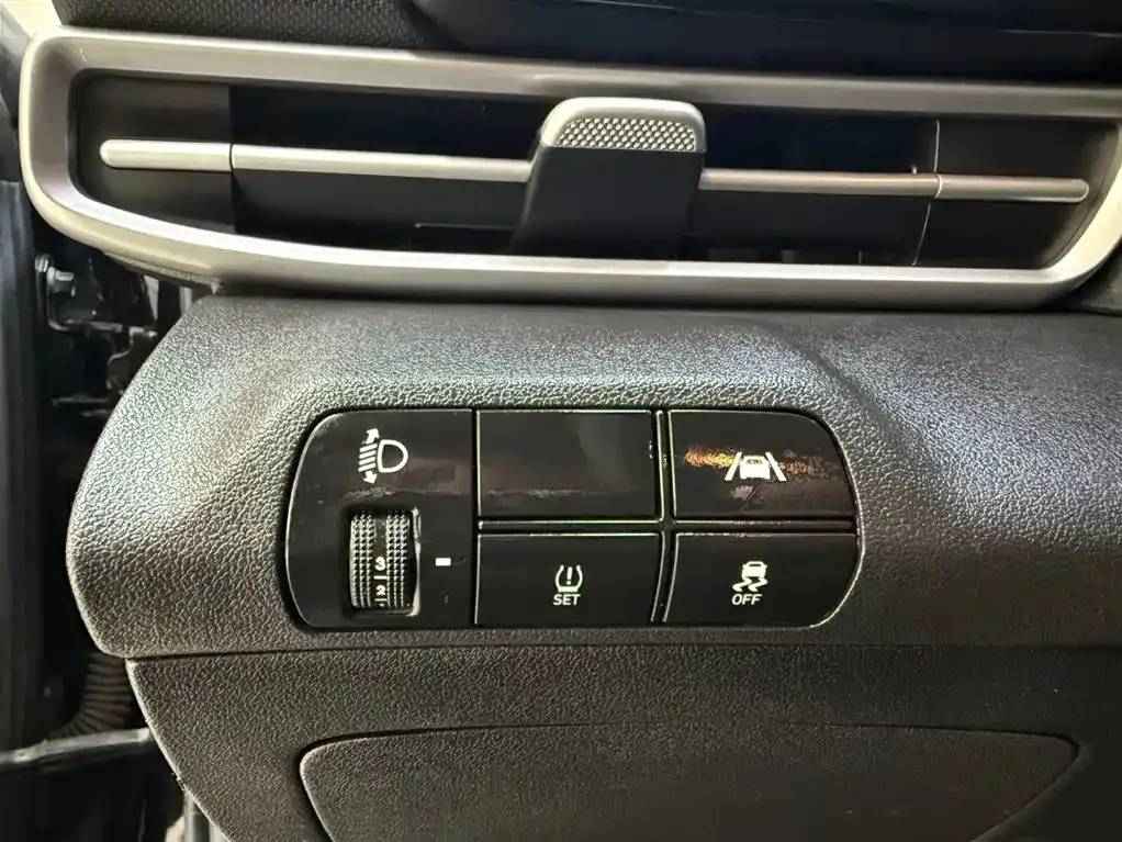Hyundai Elantra — фото 9