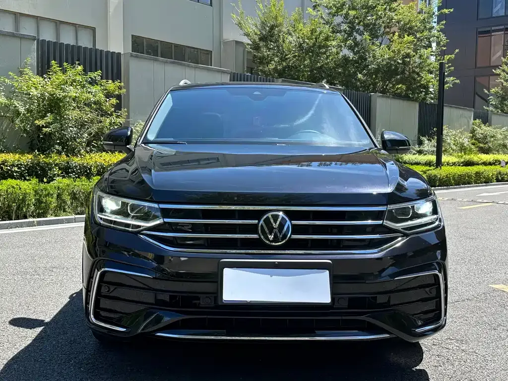 Volkswagen Tiguan L — фото 9