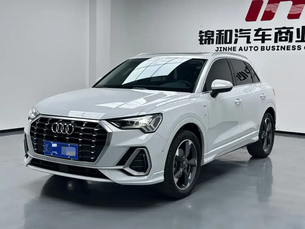 Audi Q3 2023 из CN, фото 1
