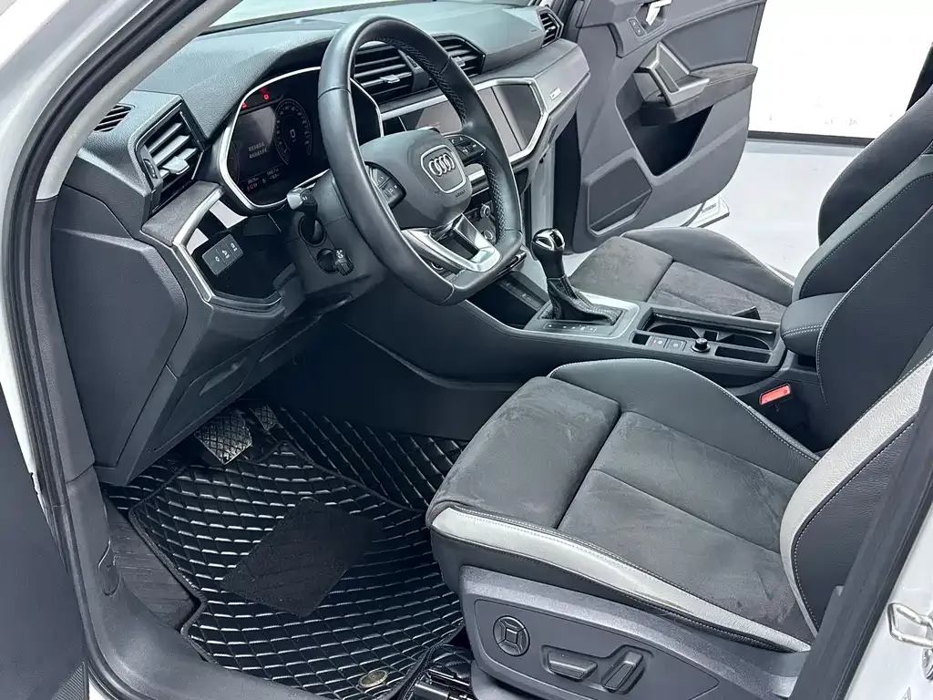 Audi Q3 2023 из CN, фото 9