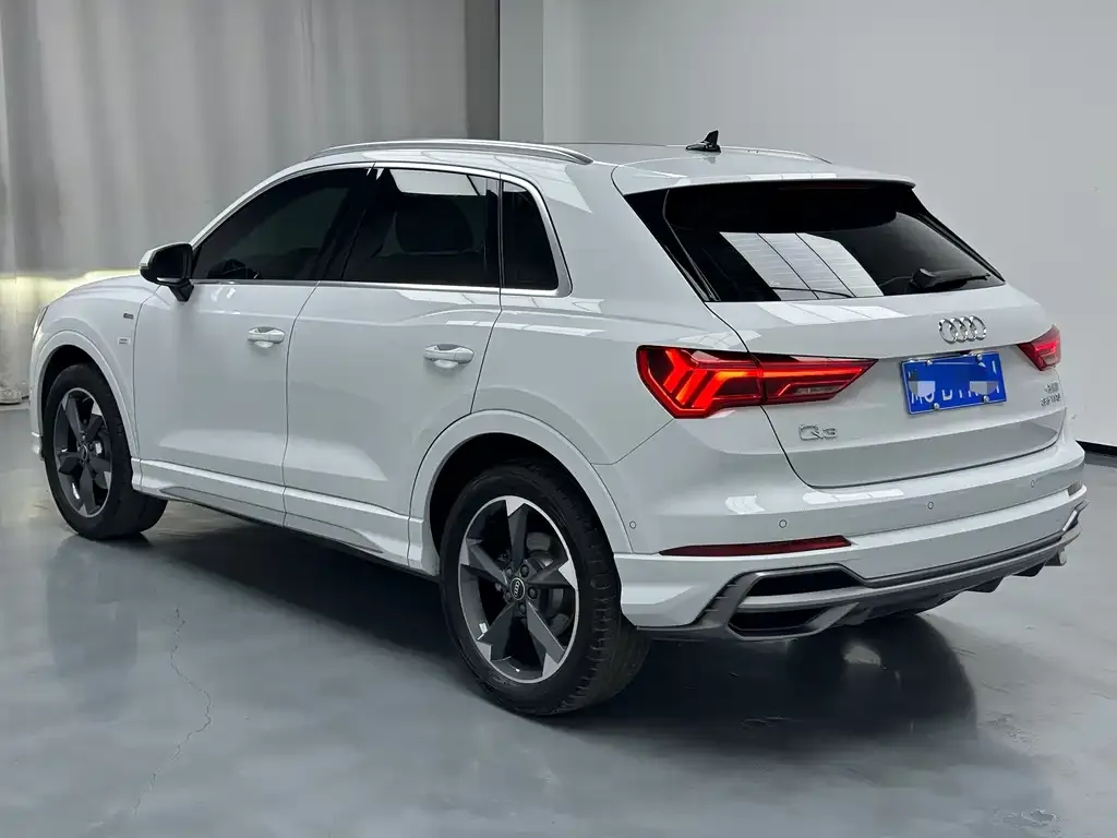 Audi Q3 2023 из CN, фото 3