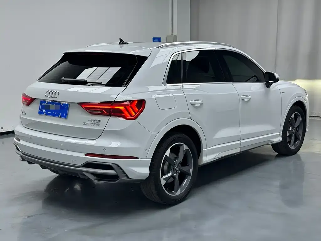 Audi Q3 2023 из CN, фото 2
