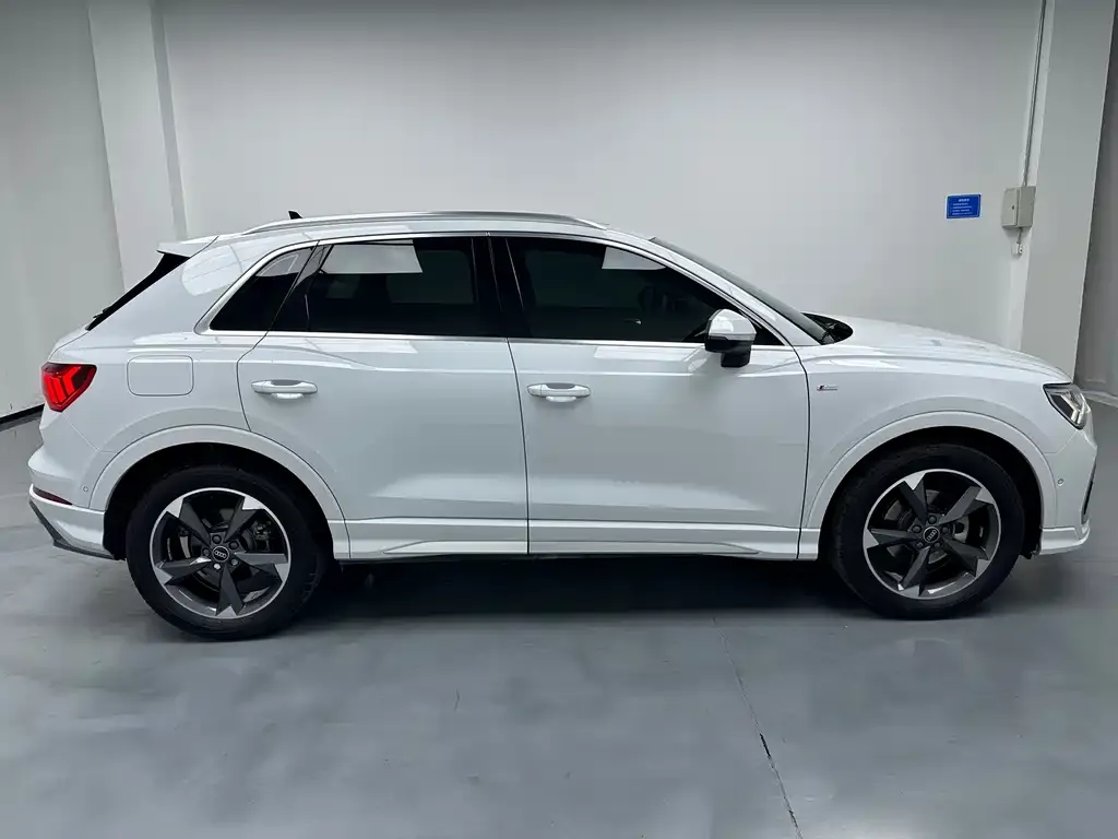 Audi Q3 2023 из CN, фото 6