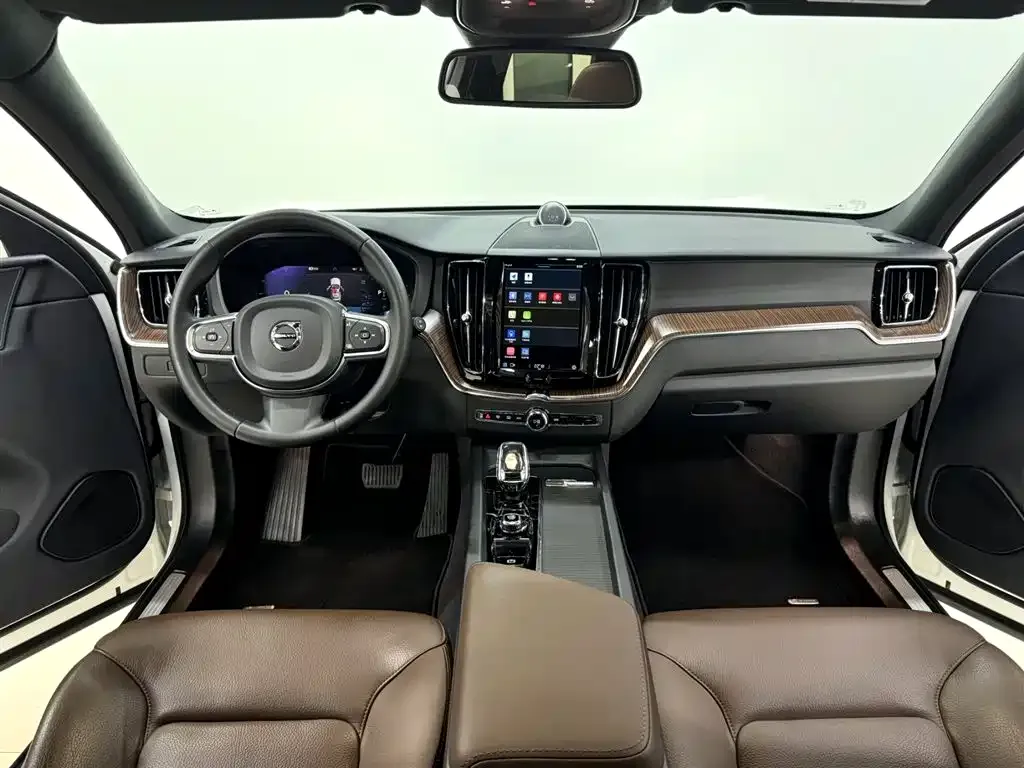 Volvo XC60 2022 из CN, фото 10
