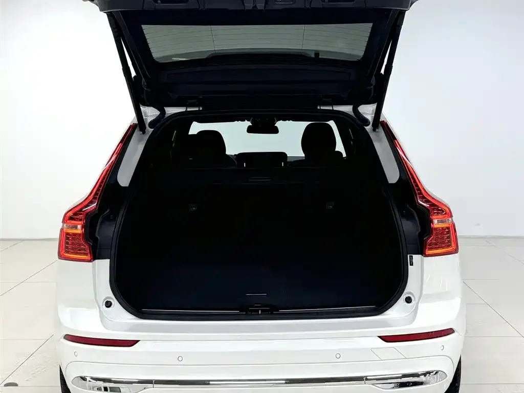 Volvo XC60 2022 из CN, фото 4
