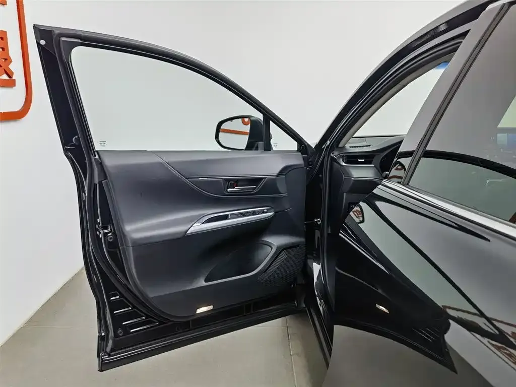 Toyota Harrier 2023 из CN, фото 8