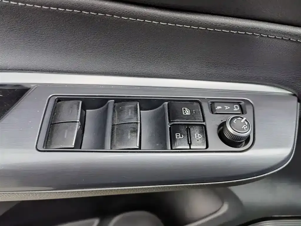 Toyota Harrier 2023 из CN, фото 9