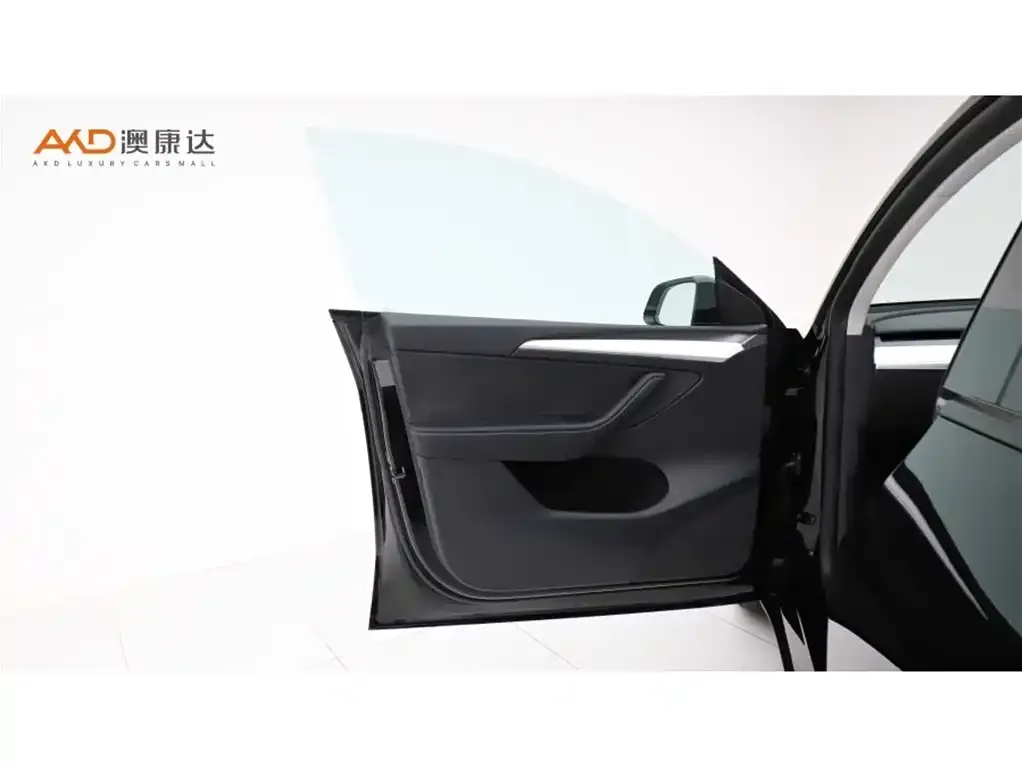 Tesla Model Y 2023 из CN, фото 9