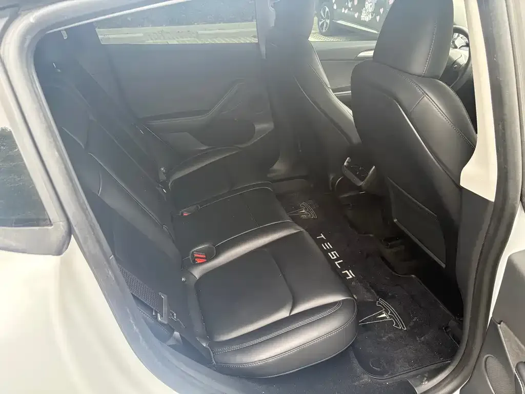 Tesla Model Y 2024 из CN, фото 3
