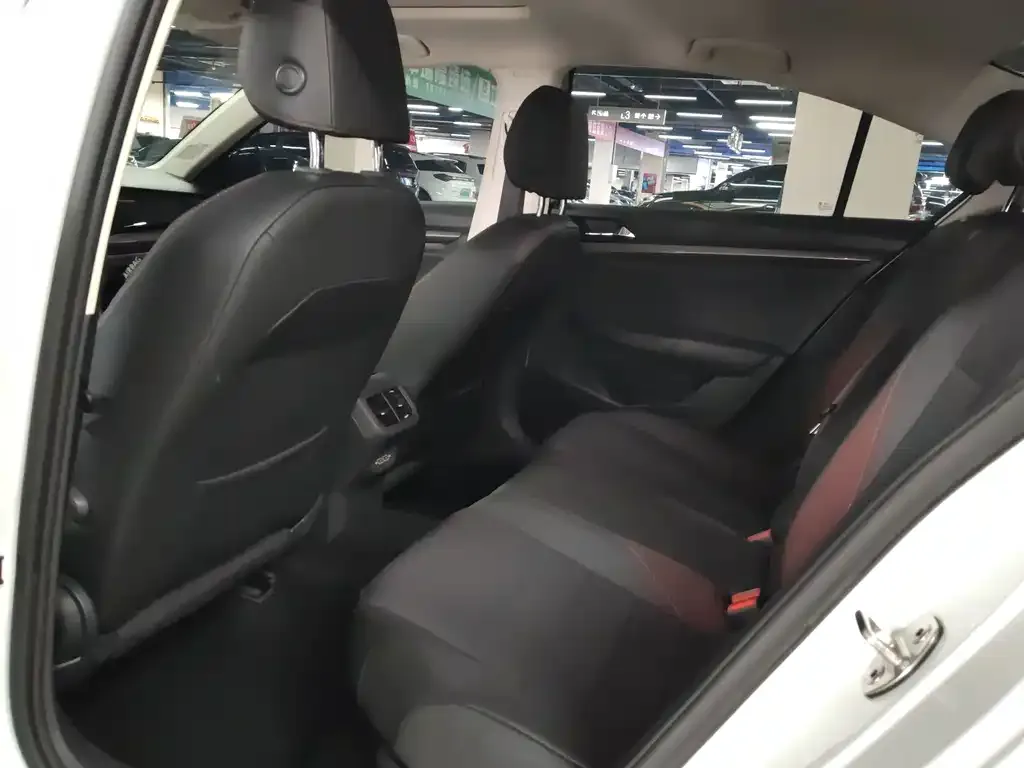 Volkswagen Bora 2021 из CN, фото 6