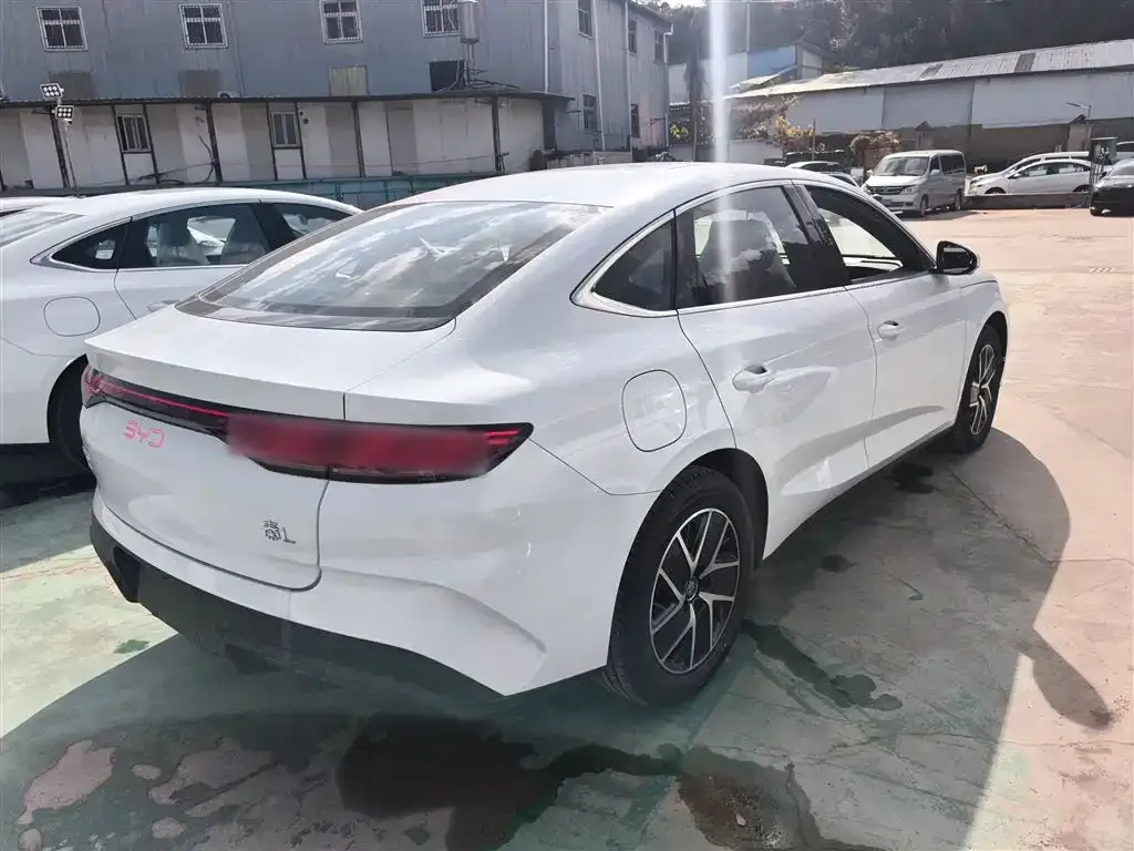 BYD Qin L — фото 3