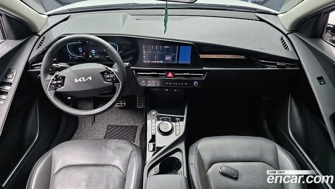 Kia Niro — фото 8