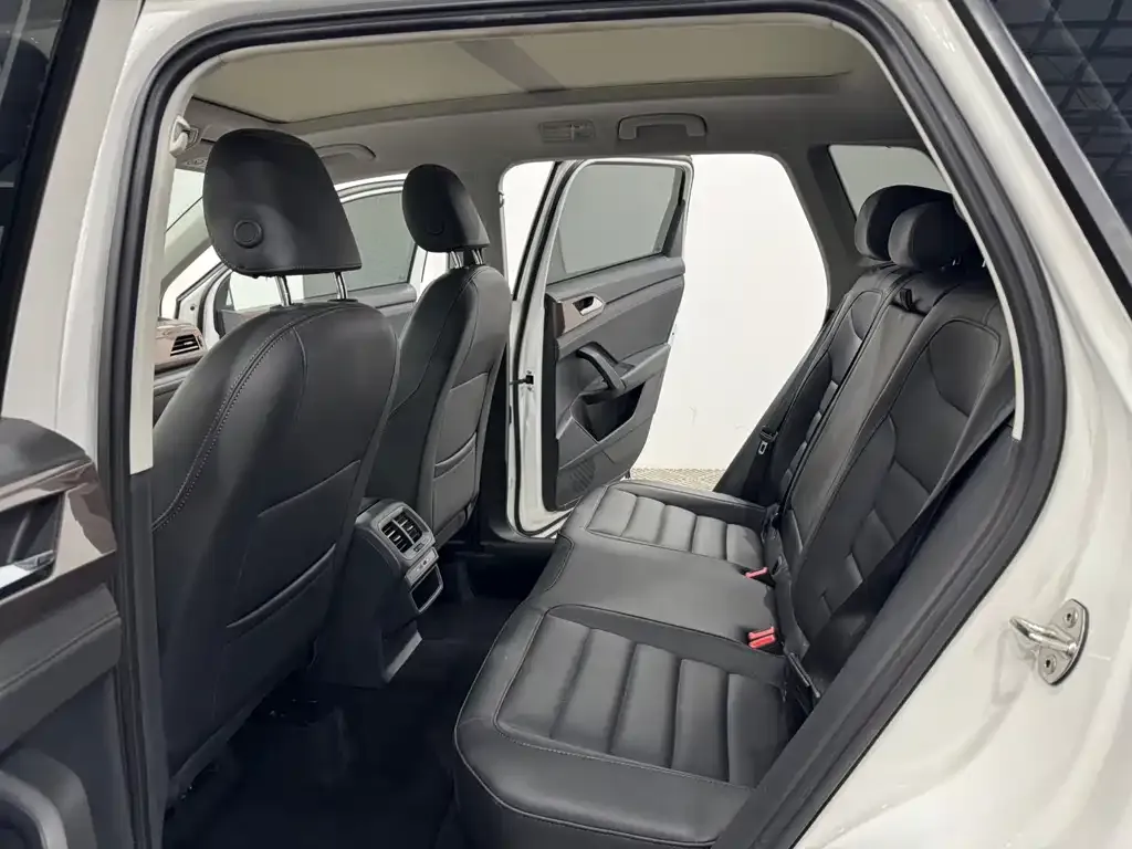 Volkswagen Tharu 2022 из CN, фото 4