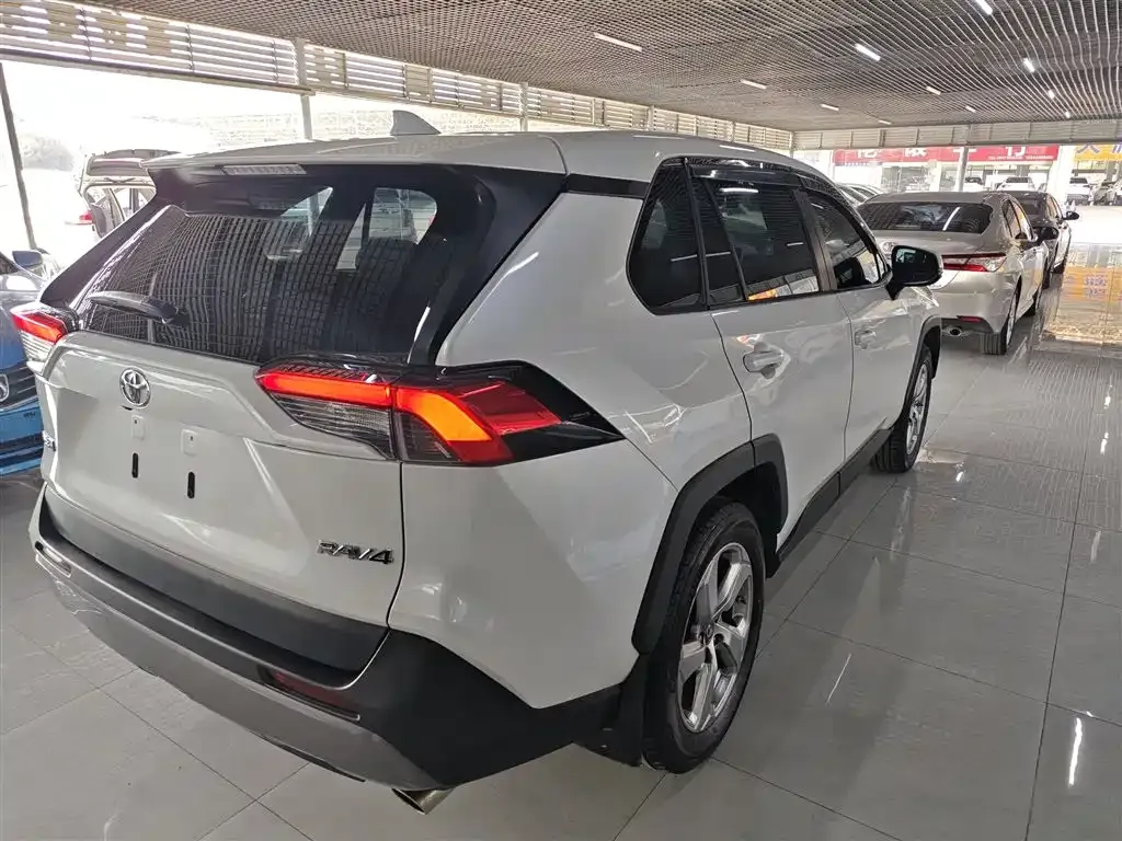 Toyota RAV4 2022 из CN, фото 7