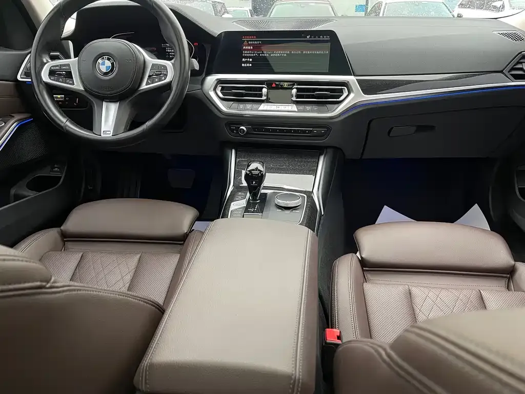 BMW 3 Series 2021 из CN, фото 2