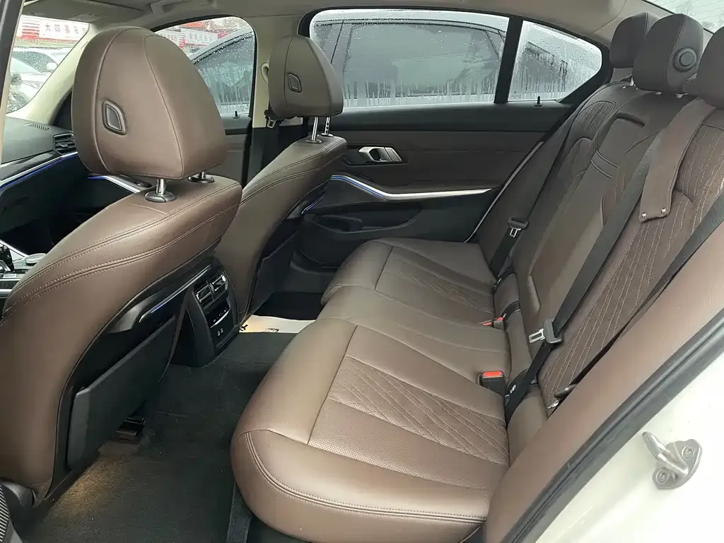 BMW 3 Series 2021 из CN, фото 9