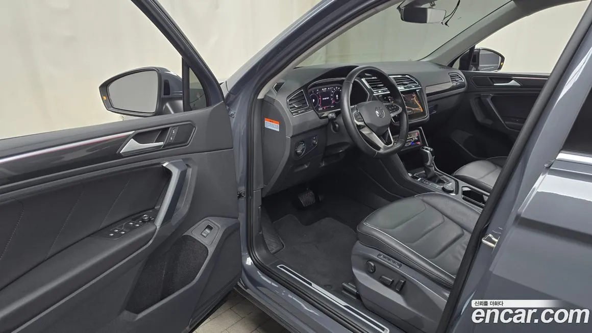 Volkswagen Tiguan — фото 10