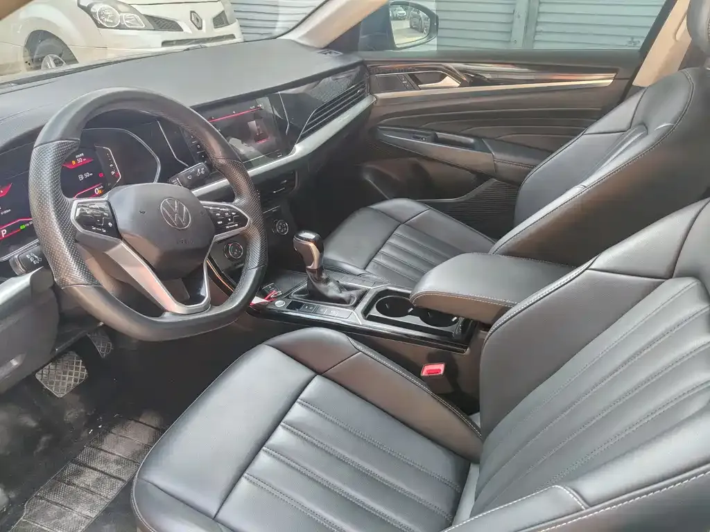 Volkswagen Passat 2023 из CN, фото 4