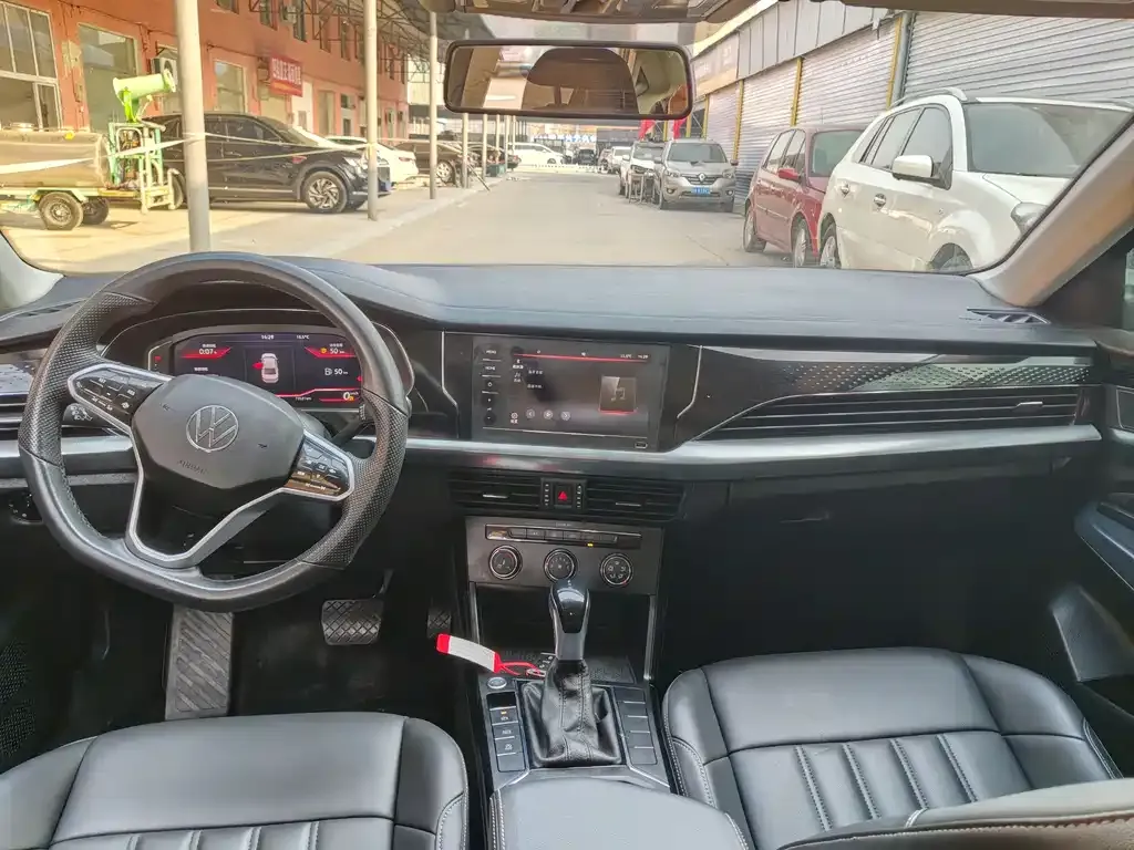 Volkswagen Passat 2023 из CN, фото 6
