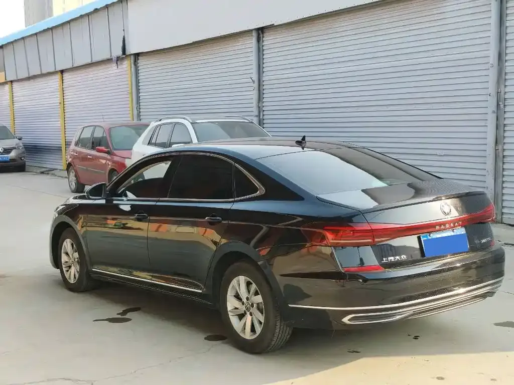 Volkswagen Passat 2023 из CN, фото 7