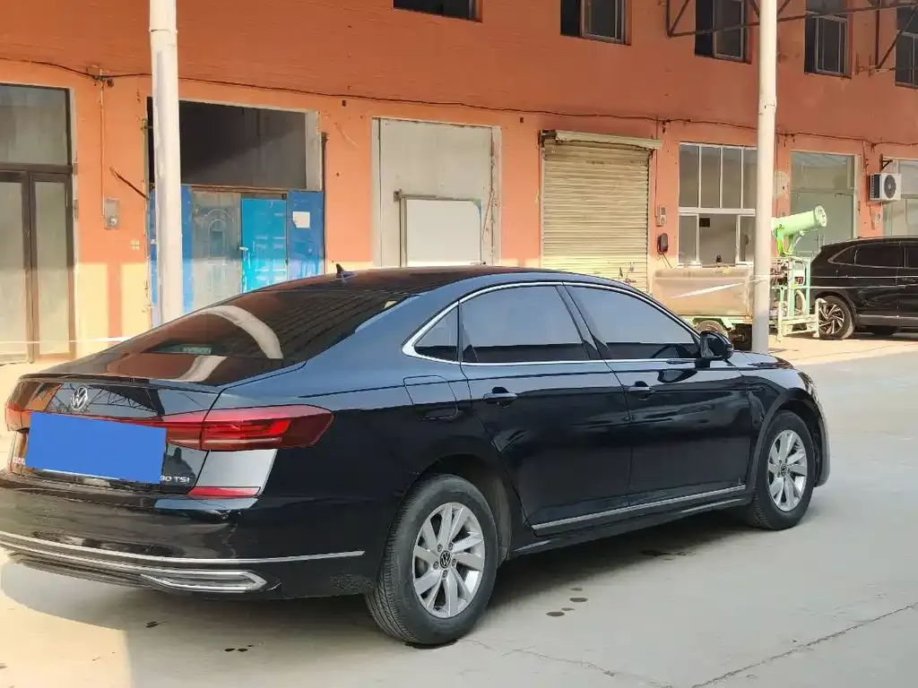 Volkswagen Passat 2023 из CN, фото 9