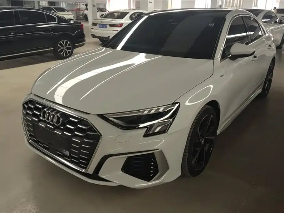 Audi A3 — фото 1