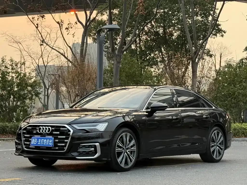 Audi A6L — фото 1