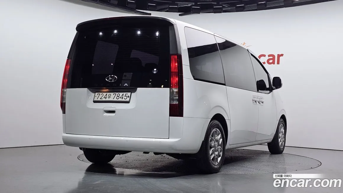 Hyundai Staria — фото 2