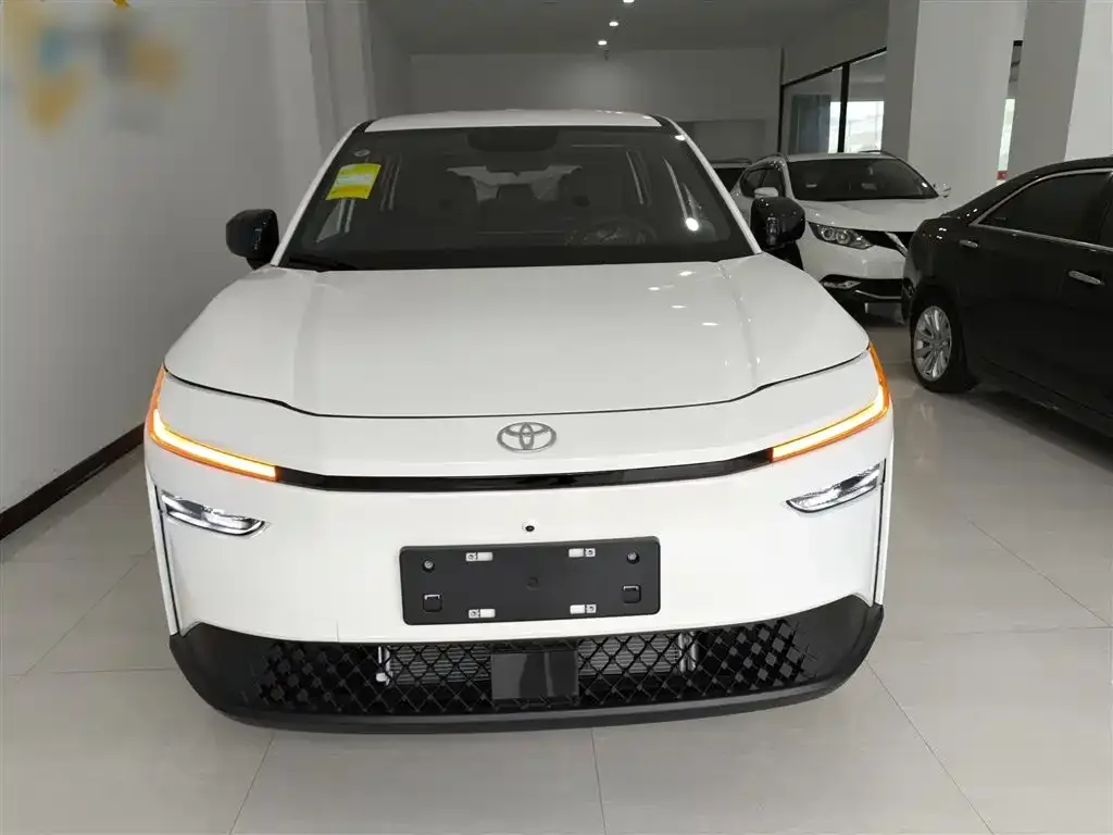Toyota Platinum 3X 2025 из CN, фото 9
