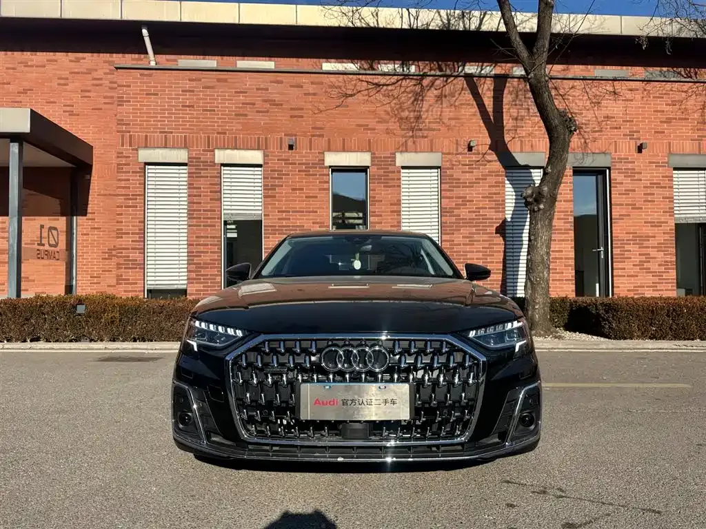 Audi A8 — фото 8