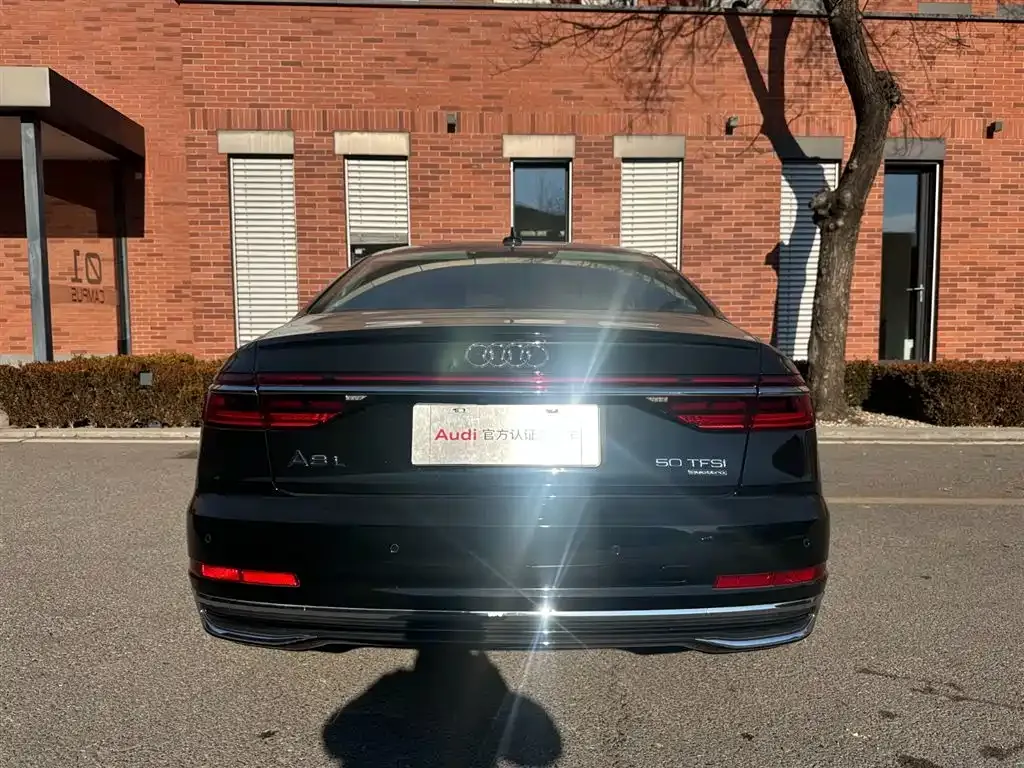 Audi A8 — фото 9