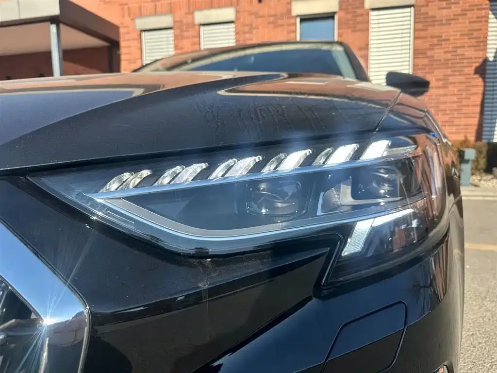 Audi A8 — фото 4