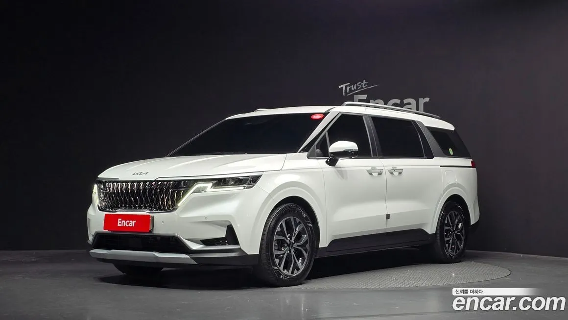 Kia Carnival — фото 1
