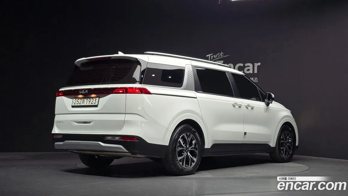 Kia Carnival — фото 2