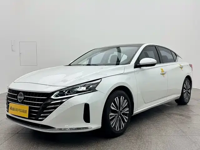 Nissan Teana — фото 1