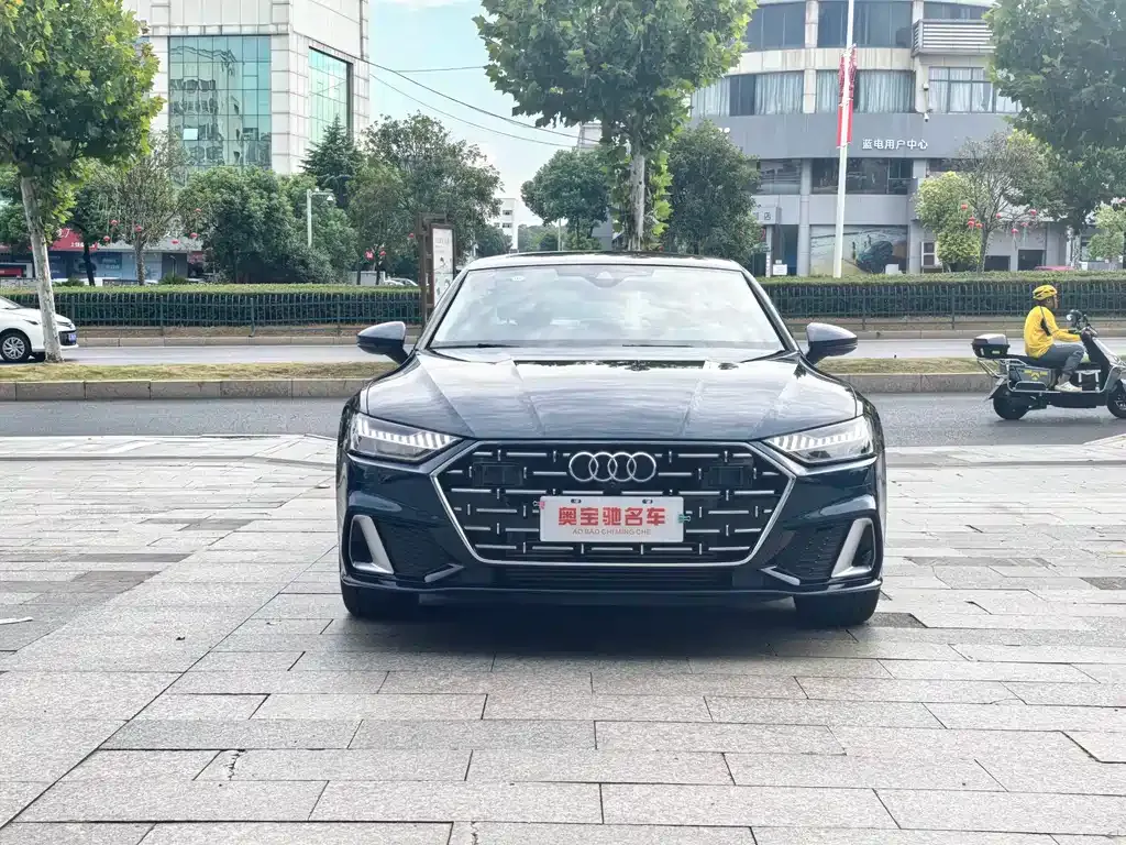 Audi A7L 2024 из CN, фото 5