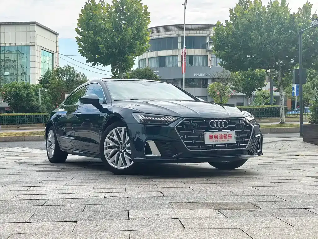 Audi A7L 2024 из CN, фото 4