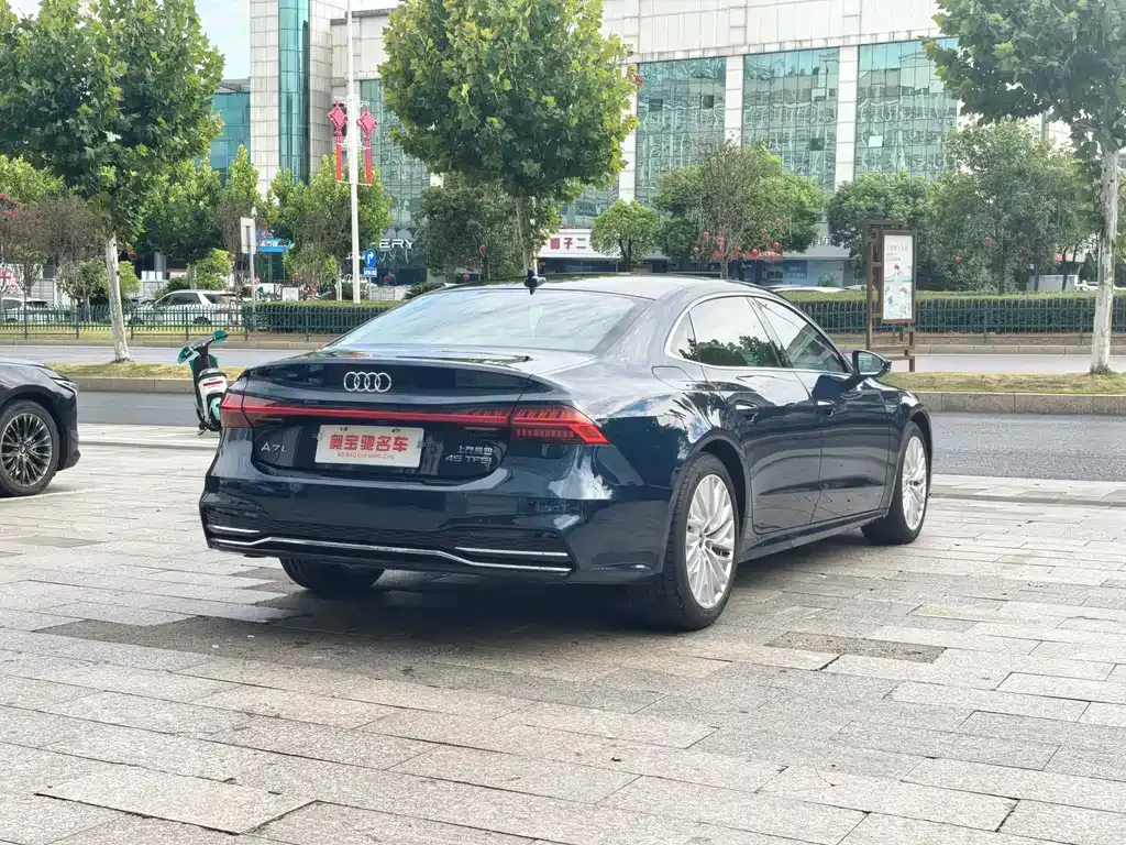 Audi A7L 2024 из CN, фото 6