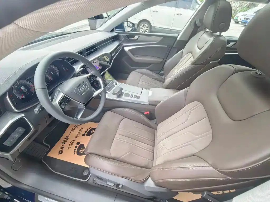 Audi A7L 2024 из CN, фото 9