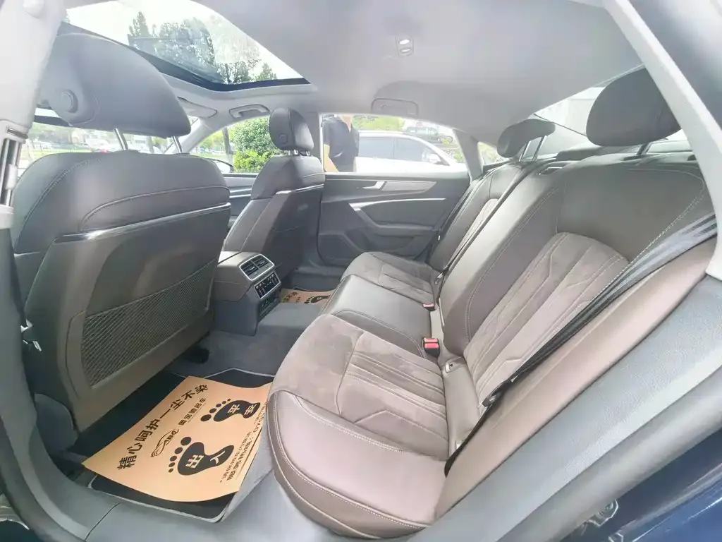 Audi A7L 2024 из CN, фото 3
