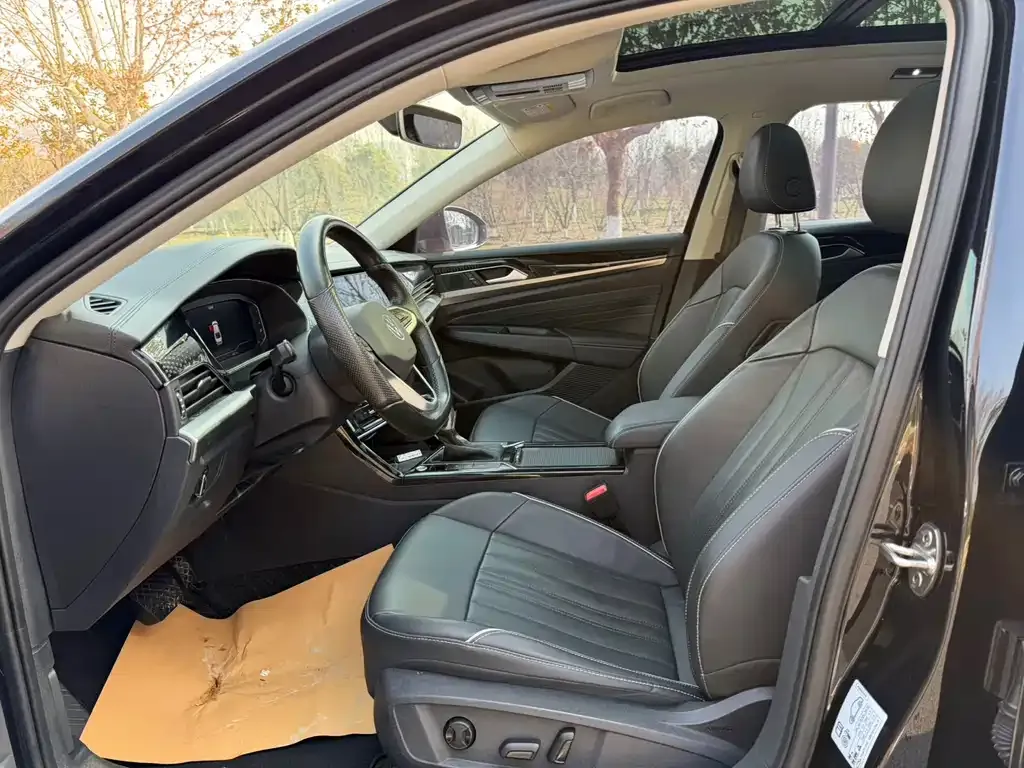 Volkswagen Passat 2022 из CN, фото 3