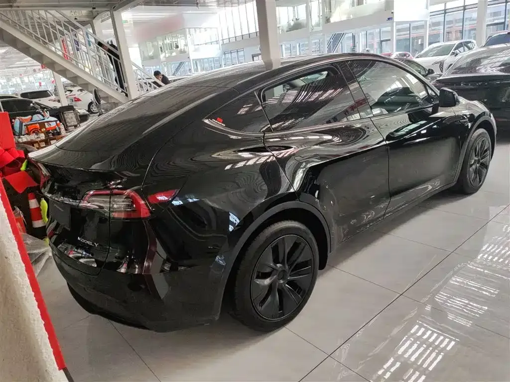 Tesla Model Y 2023 из CN, фото 9
