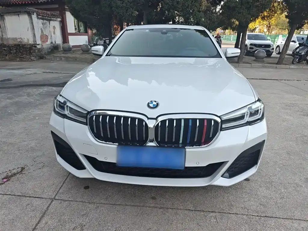 BMW 5 Series — фото 10
