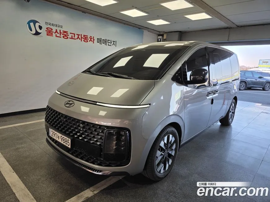 Hyundai Staria