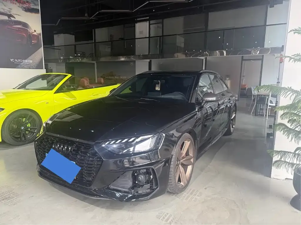 Audi RS 4 — фото 5