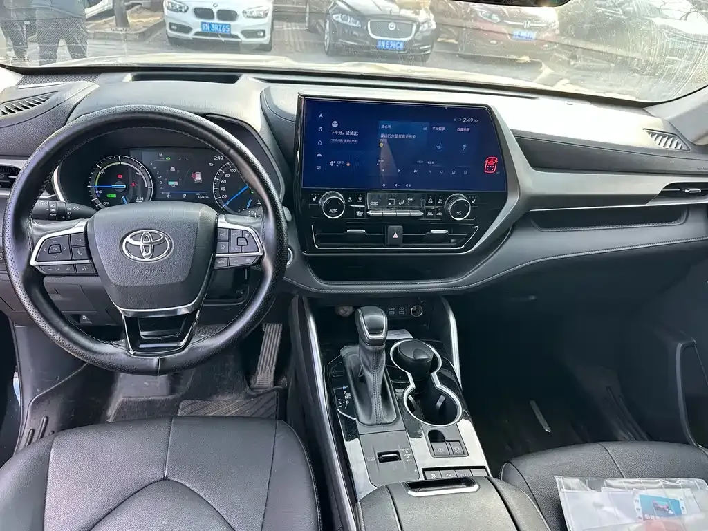 Toyota Highlander — фото 5