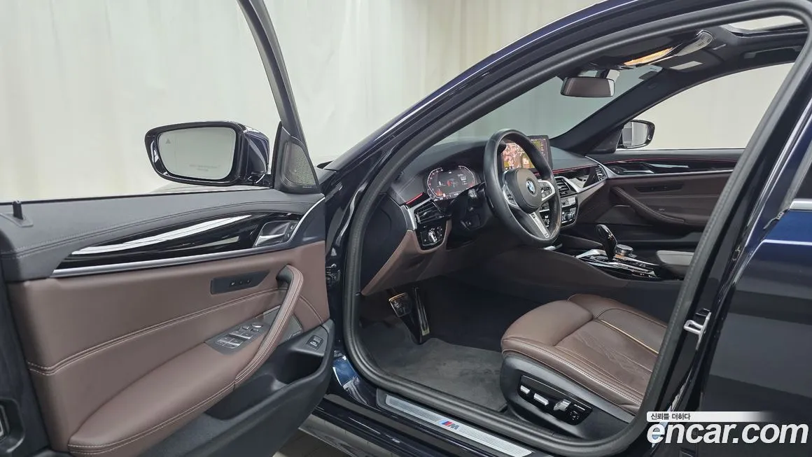 BMW 5-Series 2023 из KR, фото 8